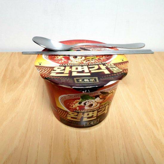 이마트 PB '노브랜드 완면각 짬뽕 컵라면'