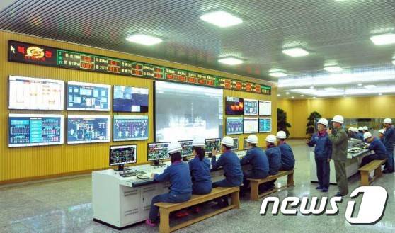 북창화력발전연합기업소의 로동계급 새해 전력생산전투에 진입(선전매체 메아리) 2020.01.02../© 뉴스1
