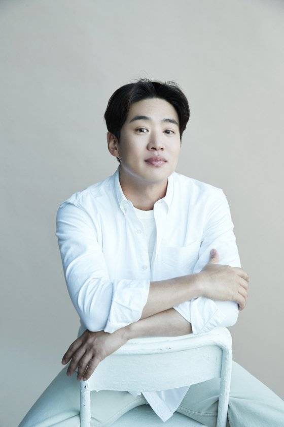 새 영화 '해치지 않아' 주연배우 안재홍은 7일 서울 삼청동 카페에서 만났다. [사진 제이와이드컴퍼니]