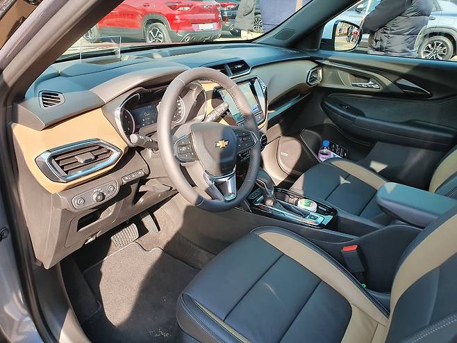 트레일 블레이저 앞좌석