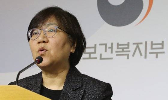 정은경 질병관리본부장이 20일 오후 세종시 정부세종청사에서 신종 코로나바이러스 감염증 관련 브리핑을 하고 있다. [연합뉴스]