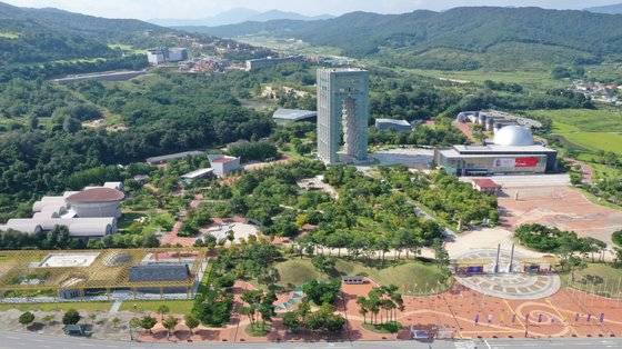 경주타워와 경주엑스포공원 전경. [사진 경주세계문화엑스포]