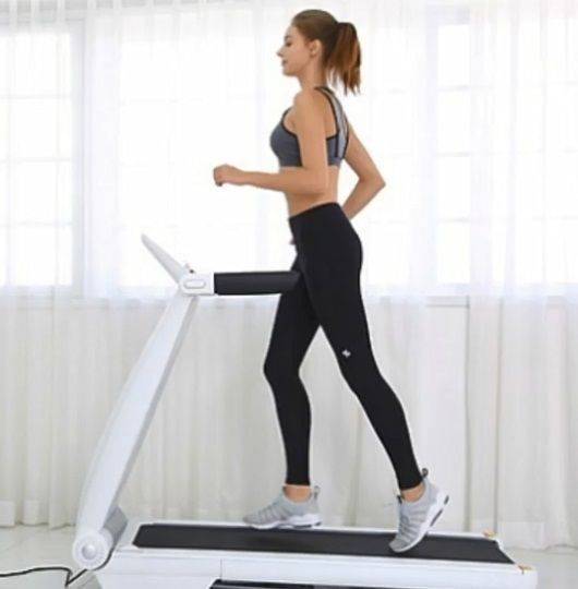 운동 전후 유산소 운동이나 스트레칭으로 근육을 풀어주면 젖산 발생을 줄일 수 있습니다. [사진=유튜브 화면캡처]