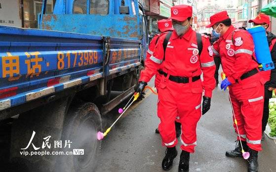 신종 코로나 확산을 막기 위한 방역 작업이 중국 각지에서 이뤄지고 있다. [중국 인민망 캡처]