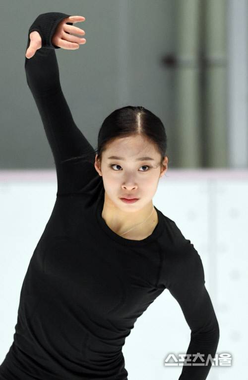 피겨스케이팅 국가대표 유영이 12일 오후 서울 노원구 태릉빙상장에서 훈련을 하고 있다. 2020. 2. 12. 태릉 | 박진업기자 upandup@sportsseoul.com