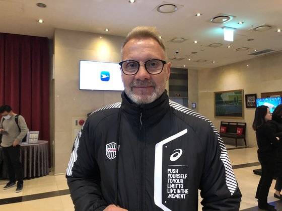 토르스텐 핑크 고베 감독은 함부르크 시절 손흥민의 스승이었다. [피주영 기자]