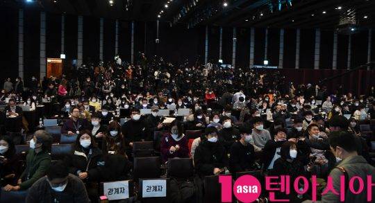 19일 오전 소공동 서울 웨스틴조선호텔에서 영화 < 기생충> 기자회견이 열렸다. / 사진=조준원 기자wizard333@