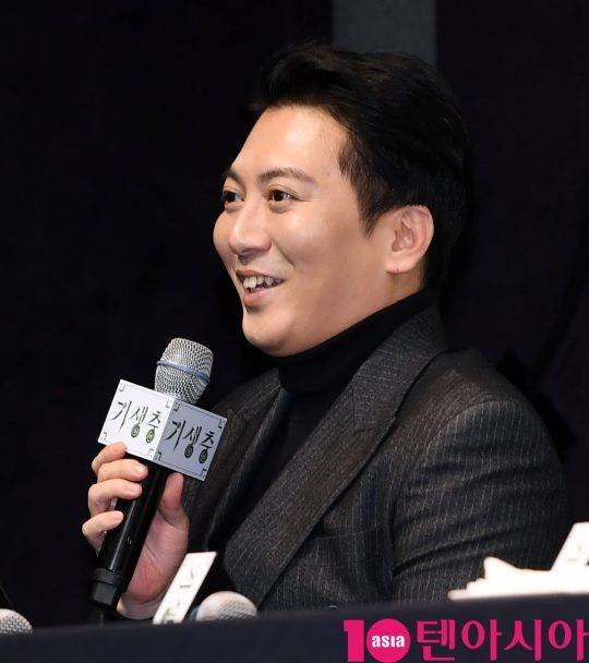 배우 박명훈이 19일 오전 서울 소공동 웨스틴조선호텔에서 열린 영화 ‘기생충’ 기자회견에 참석했다. /조준원 기자 wizard333@