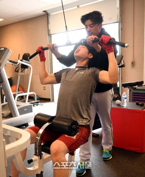 kt 배제성이 20일(한국시간) 미국 애리조나 투손 키노 스포츠 콤플렉스에서 열린 스프링캠프에 참가해 훈련을 하고 있다. 2020. 2.20. 투손(미 애리조나주) 최승섭기자 | thunder@sportsseoul.com