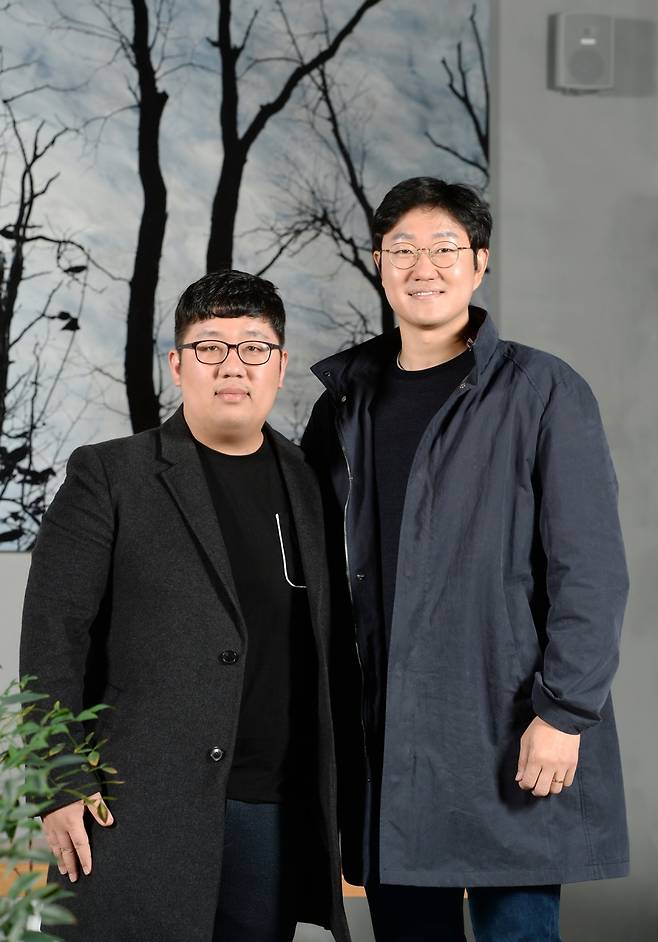 ▲ '스토브리그'를 만든 이신화 작가, 정동윤 PD(왼쪽부터). 제공| SBS