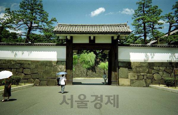 현재의 사쿠라다몬.