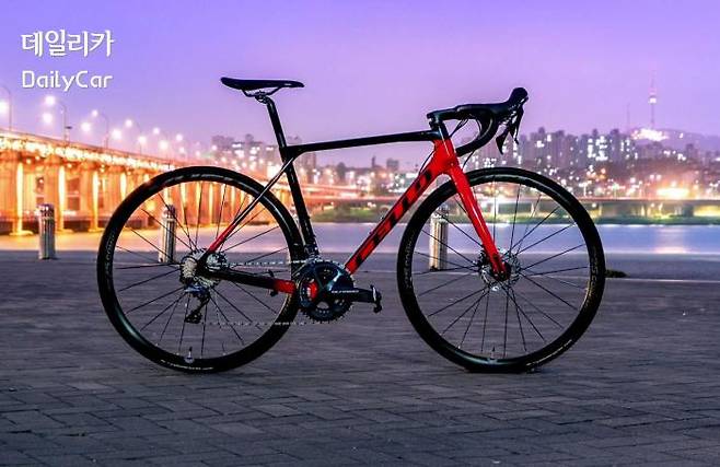 첼로, 카본 로드자전거 ‘케인D8’