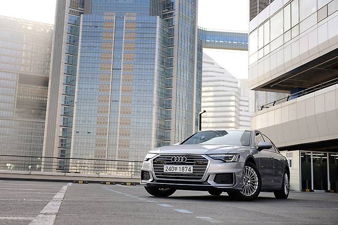 아우디 A6 40 TDI는 잘 만든, 그러나 무색무취의 존재였다.