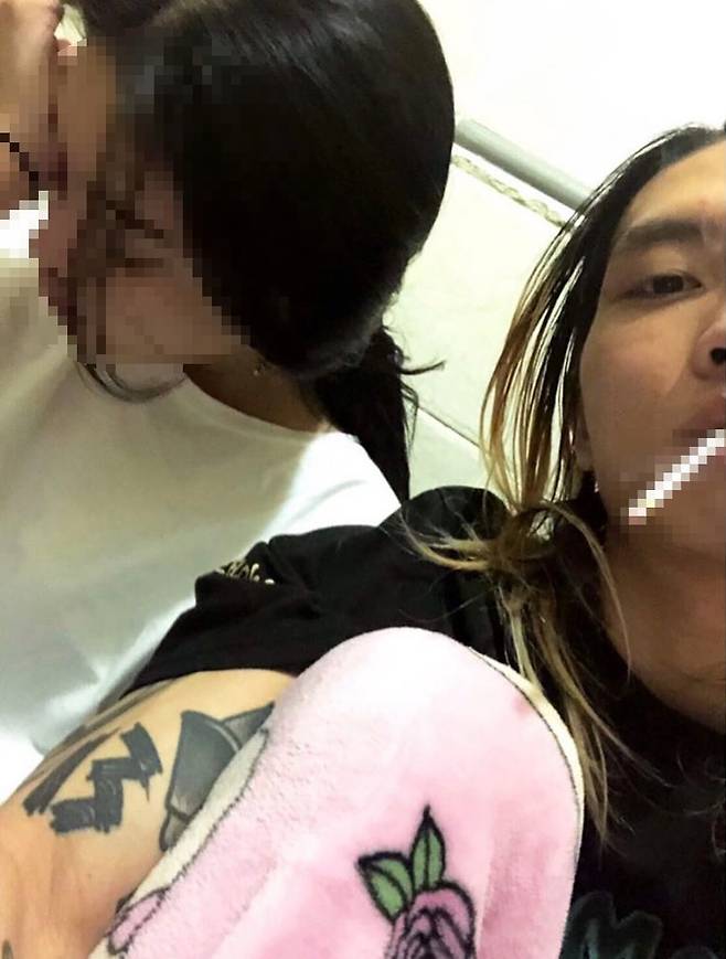 ▲ 씨잼이 공개한 여자친구와 촬영한 사진. 출처ㅣ씨잼 SNS