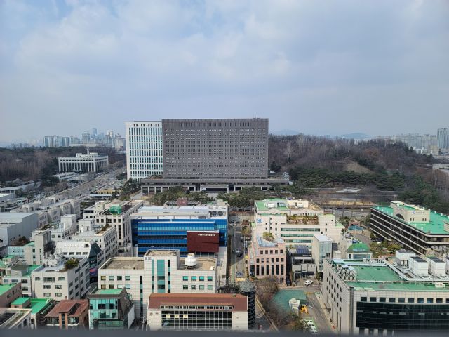 갤럭시S20울트라로 촬영한 서울중앙지검. (사진=지디넷코리아)