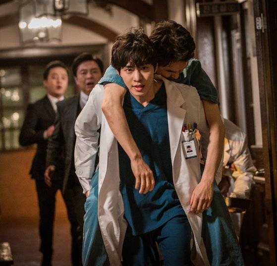 ‘낭만닥터 김사부 2’에서 서우진 역할을 맡은 배우 안효섭. [사진 SBS]