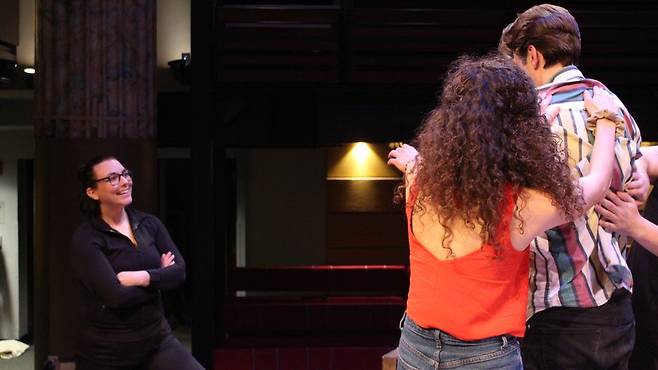 첼시 페이스는 브로드웨이에서 성행위 장면을 연출한다