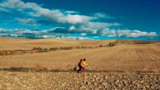 영화 ‘산티아고의 흰 지팡이’ 속 스페인 산티아고의 아름다운 풍광. 제이리미디어 제공