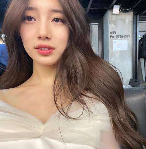 수지가 물오른 미모를 뽐냈다. 수지 SNS