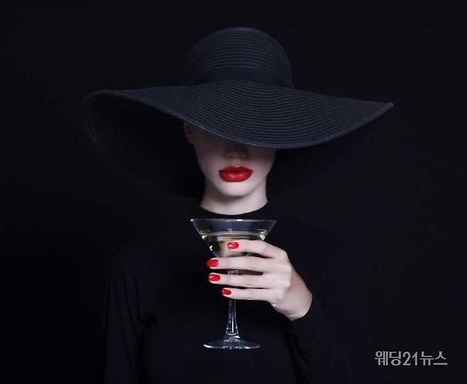 사진 : 더 팀버 하우스_서울밤의여유-플라워 칵테일