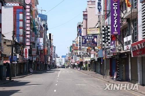 통행금지령이 내리면서 인적이 끊긴 21일 스리랑카 수도 콜롬보. [신화=연합뉴스]