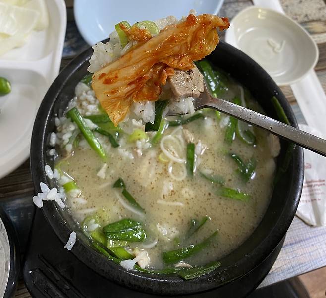 그 국밥집이 잘 됐으면 싶다, 너무 맛있어서. 또 먹고 싶다./사진=남형도 기자