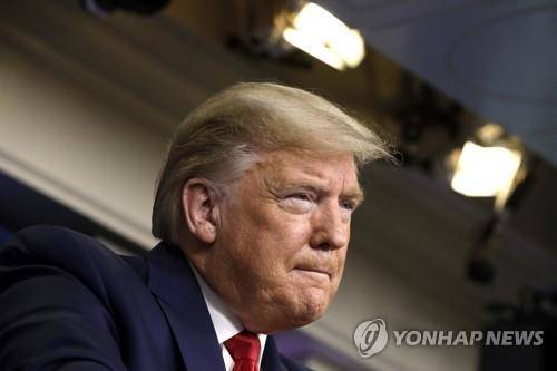 코로나19 브리핑 진행하는 트럼프 대통령 [UPI=연합뉴스]
