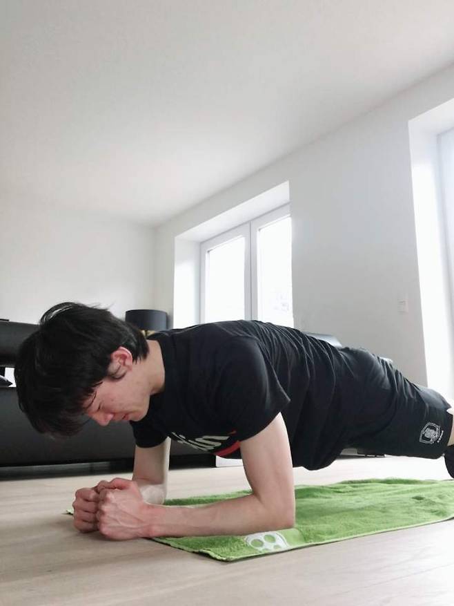 독일 분데스리가 홀슈타인 킬 이재성은 팀동료 중 코로나19 양성반응이 나와 2주간 자가격리를 했다. 이재성과 전화 인터뷰를 1인칭 시점으로 재정리했다. [사진 이재성]