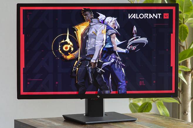 긱스타 HDR GS-R2740FMK, 27인치 TN 패널 게이밍 모니터다.