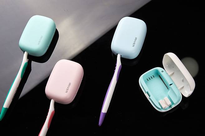 아이리버 휴대용 칫솔 살균기