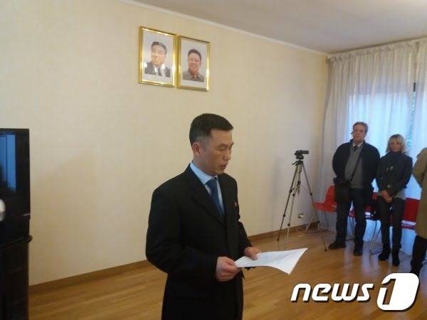 지난해 말 망명을 시도한 것으로 파악된 조성길 주이탈리아 북한대사관 대사대리(줄리아 폼필리 트위터) 2019.01.04./뉴스1© News1