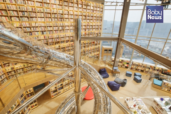 서울 강서구 등촌동에 위치한 NC백화점 강서점에 새롭게 들어선 중고서점 '예스24 강서NC점' 내부 사진. ⓒ예스24