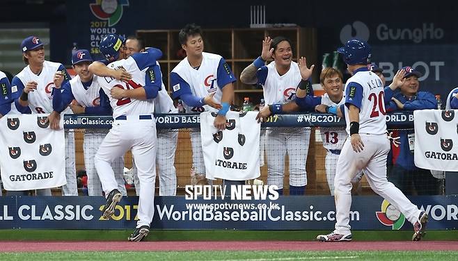 ▲ 코로나19 방역의 모범사례로 평가받는 대만은 11일부터 리그를 시작한다. 사진은 WBC 당시 대만 대표팀