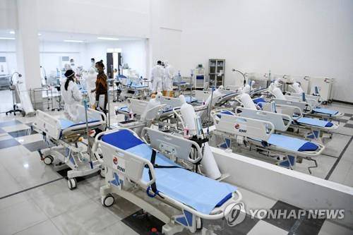 자카르타 아시안게임 선수촌 개조해 만든 코로나19 응급병원 [로이터=연합뉴스]