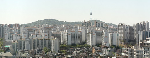정부의 규제 강화에 코로나19 사태까지 겹치며 부동산가격이 강남을 중심으로 하락하고 있지만 매매 성사는 이뤄지지 않는 분위기다. / 사진=뉴시스