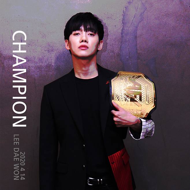 공개된 이대원의 트로트 앨범 재킷 4종 중 하나.