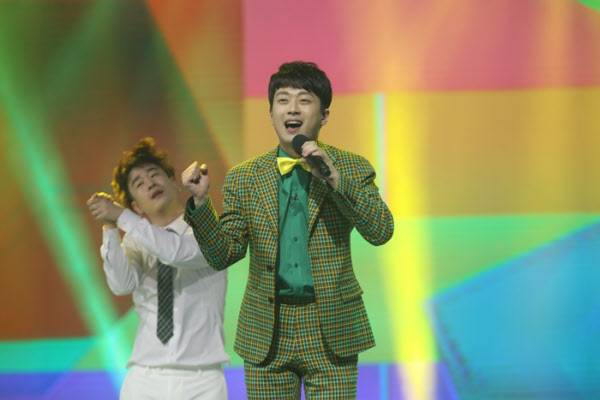 이찬원 '딱풀' 공연때의 심헌식 모스트하모니 단장