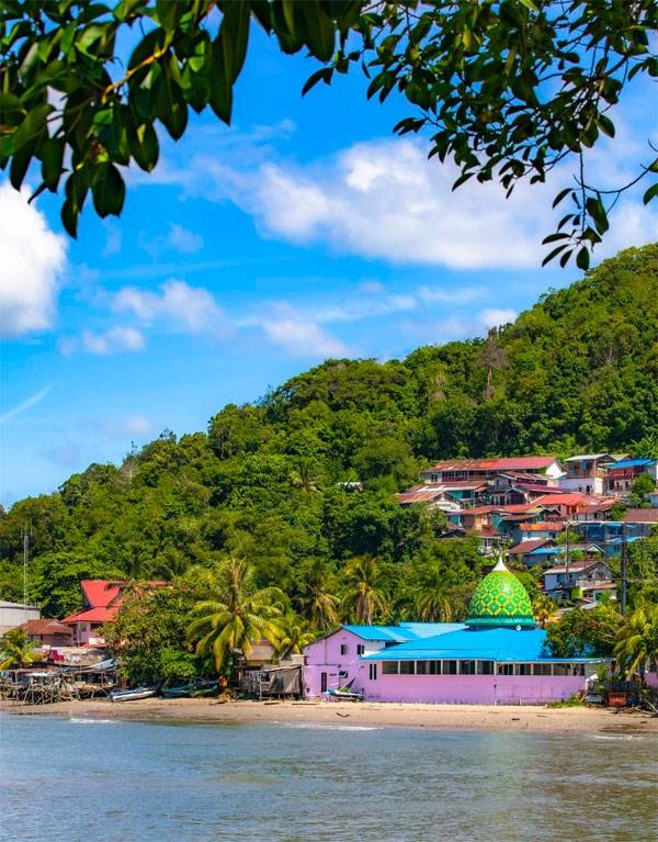 발릭파판 멜라와이 해변(Pantai Melawai). 청량하다