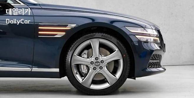 G80 (후륜구동 방식 특유의 짧은 앞 오버행