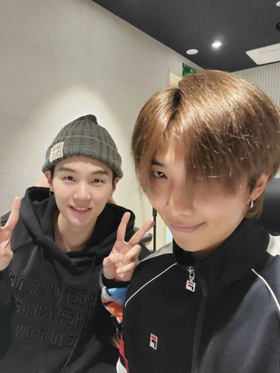 슈가, RM(오른쪽) /사진=방탄소년단 공식 트위터