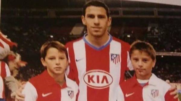 막시가 AT 마드리드서 뛰던 시절 사촌형의 경기에 놀러온 알렉시스와 데니스