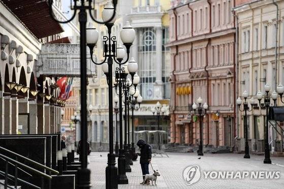 신종 코로나바이러스 감염증(코로나19)으로 모스크바 중심가에 인적이 거의 없다. [AFP=연합뉴스]