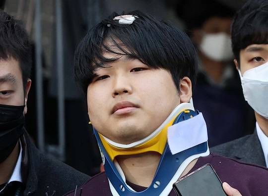 텔레그램에 ‘박사방'을 운영마며 미성년자를 포함한 여성들의 성 착취물 제작, 유포한 혐의를 받는 조주빈. 뉴시스