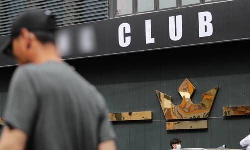 코로나19&nbsp;확진 판정을 받은 20대 남성 A씨가 지난 2일 새벽 방문한 것으로 알려진 서울 용산구 이태원의 한 클럽. 뉴스1