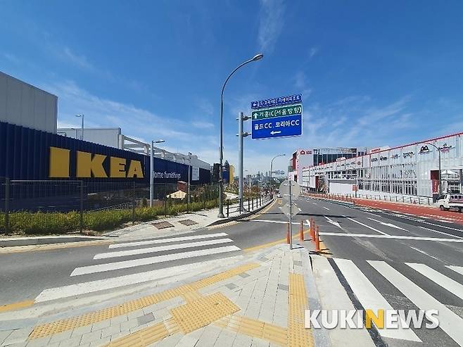 사진=이케아 기흥점,리빙파워센터 기흥점 앞 도로 전경.