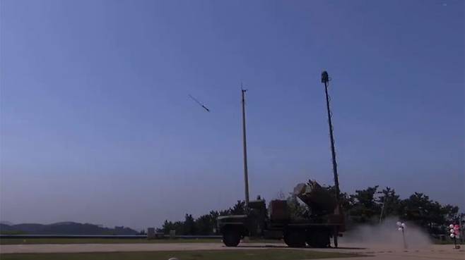 UAE에 핵심기술 유출이 우려되는 국산 유도로켓 '비궁'