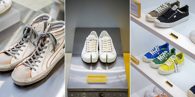 왼쪽부터 골든구스 ‘프락시’, 메종마르지엘라의 ‘타비’, ‘카리우마의 ‘OCA’ 스니커즈. 사진 강현욱(스튜디오 어댑터)