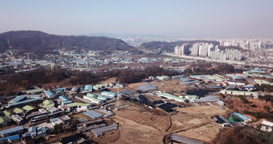 정부가 하남 교산지구의 광역교통망을 개선하고 서울 30분대 생활권을 실현하기 위해 2조원의 예산을 투입한다. 사진은 경기도 하남시 교산동 일대 모습.



<연합뉴스>