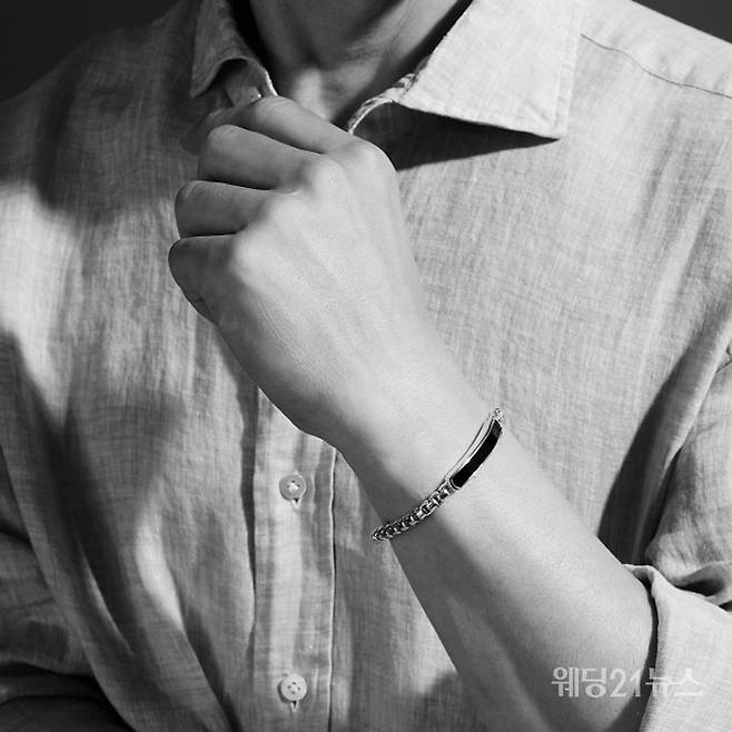 사진 : 모니카비나더, 맨즈 체인 팔찌 컬렉션