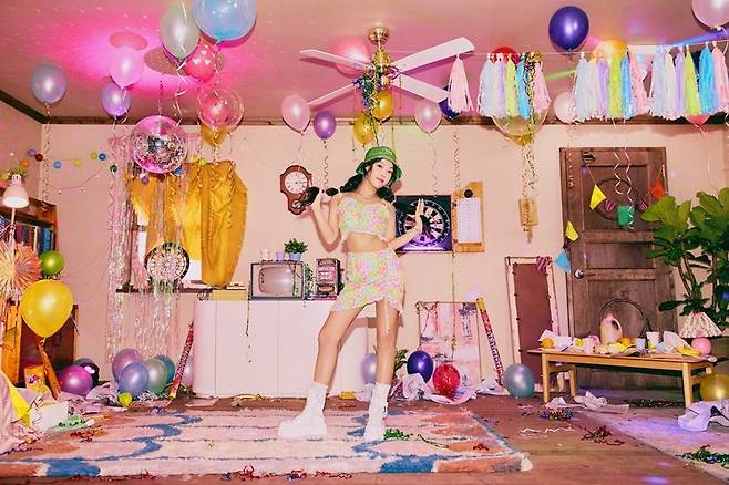 이번 '넵넵'의 콘셉트는 파티 걸이다. (사진=르엔터테인먼트 제공)